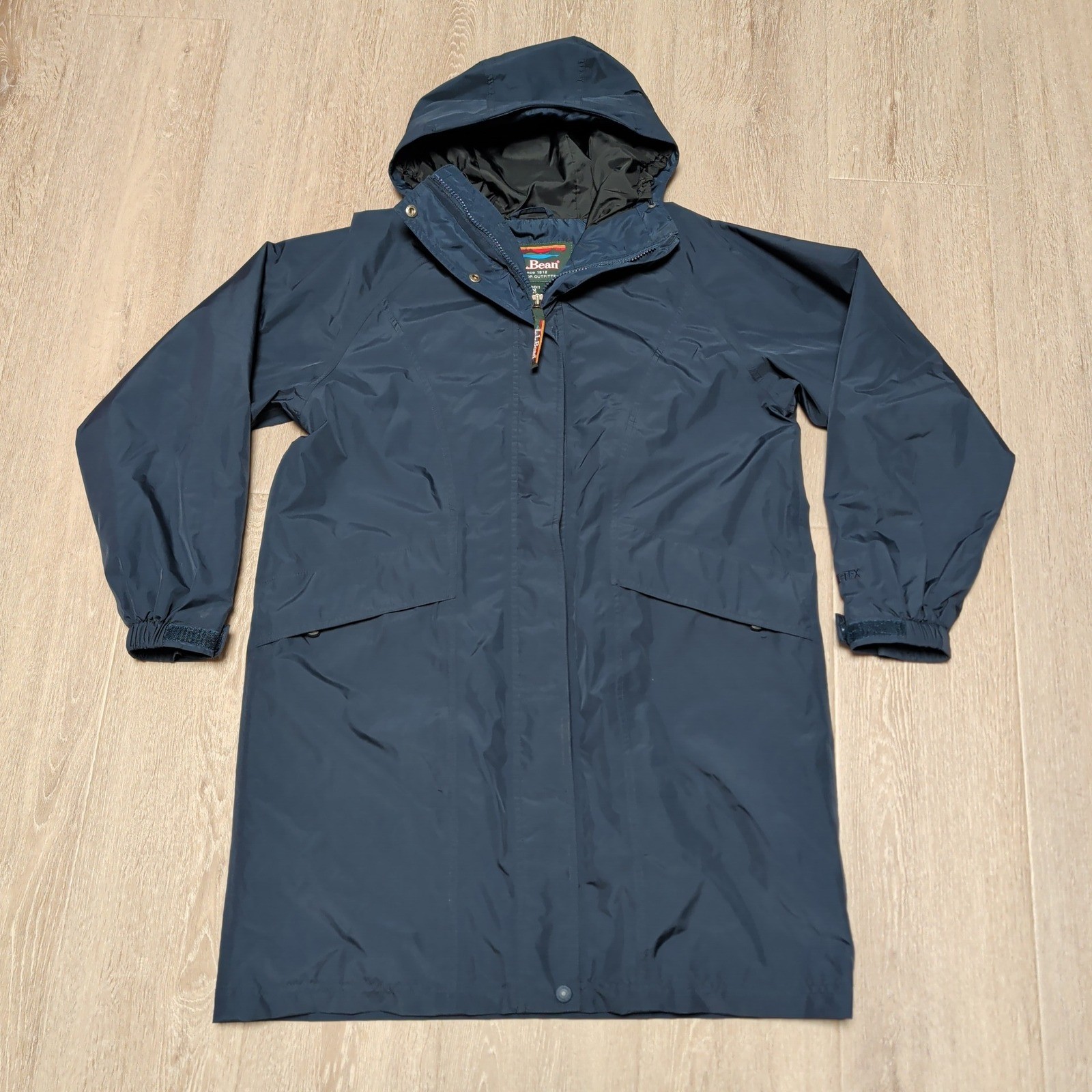 LL Bean Gore-Tex Waterproof Rain Parka Womens M Petite Navy Blue Good Hooded